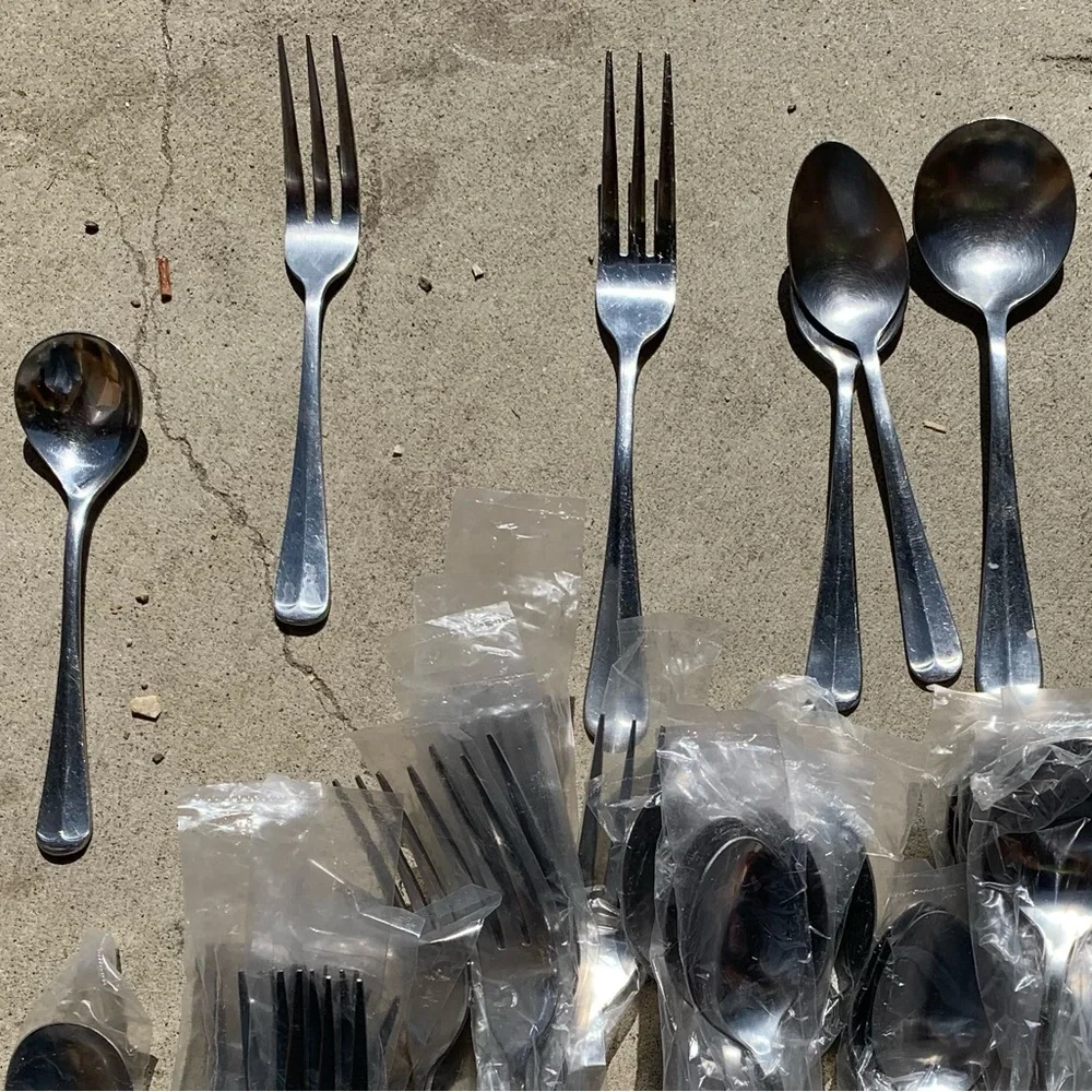 New vintage Rogers flatware - Picture 4 of 8